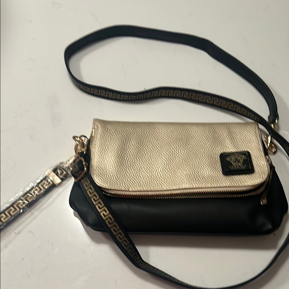 Elegant Black and Gold Crossbody Bag